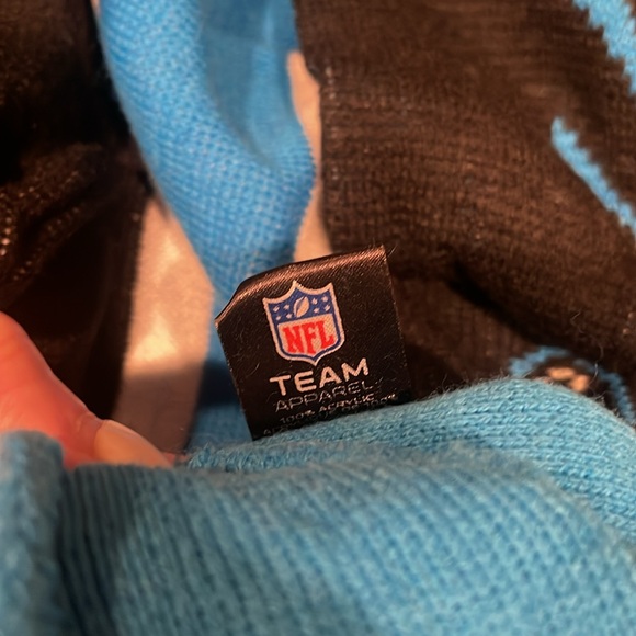 Carolina Panthers Scarves and Beanie - Picture 9 of 9